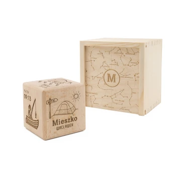Wooden cube with child's metric in a wooden box with engraving - Baptism gift - KSD001